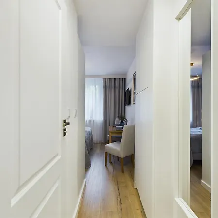 דירה Unique For 2 People Wilanowska In By Renters ורשה