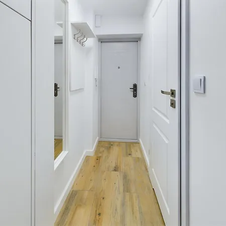 דירה Unique For 2 People Wilanowska In By Renters