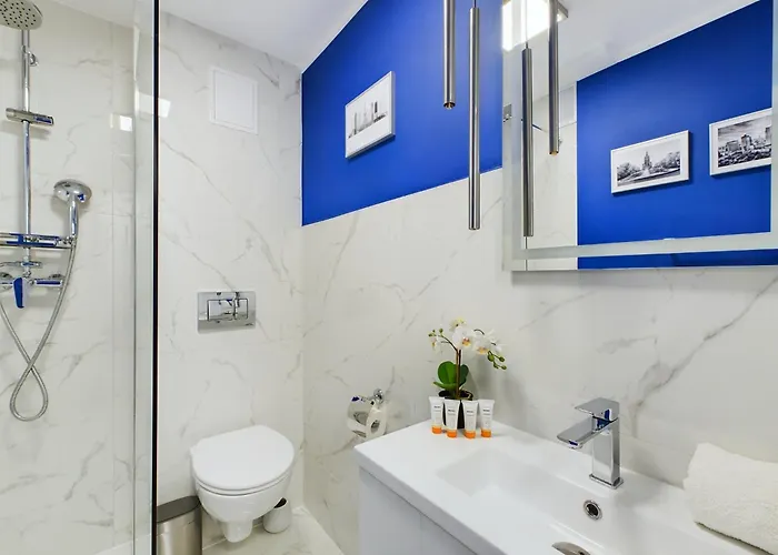 Unique For 2 People Wilanowska In By Renters شقة وارسو